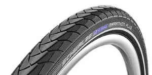Un pneu vélo de route Schwalbe Marathon Plus