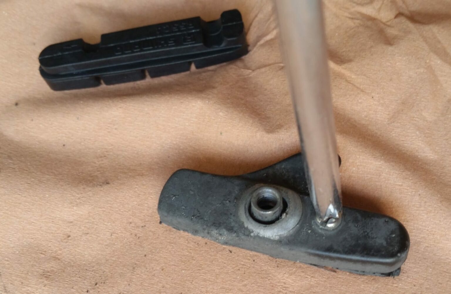 Comment changer un patin de frein sur son vélo facilement