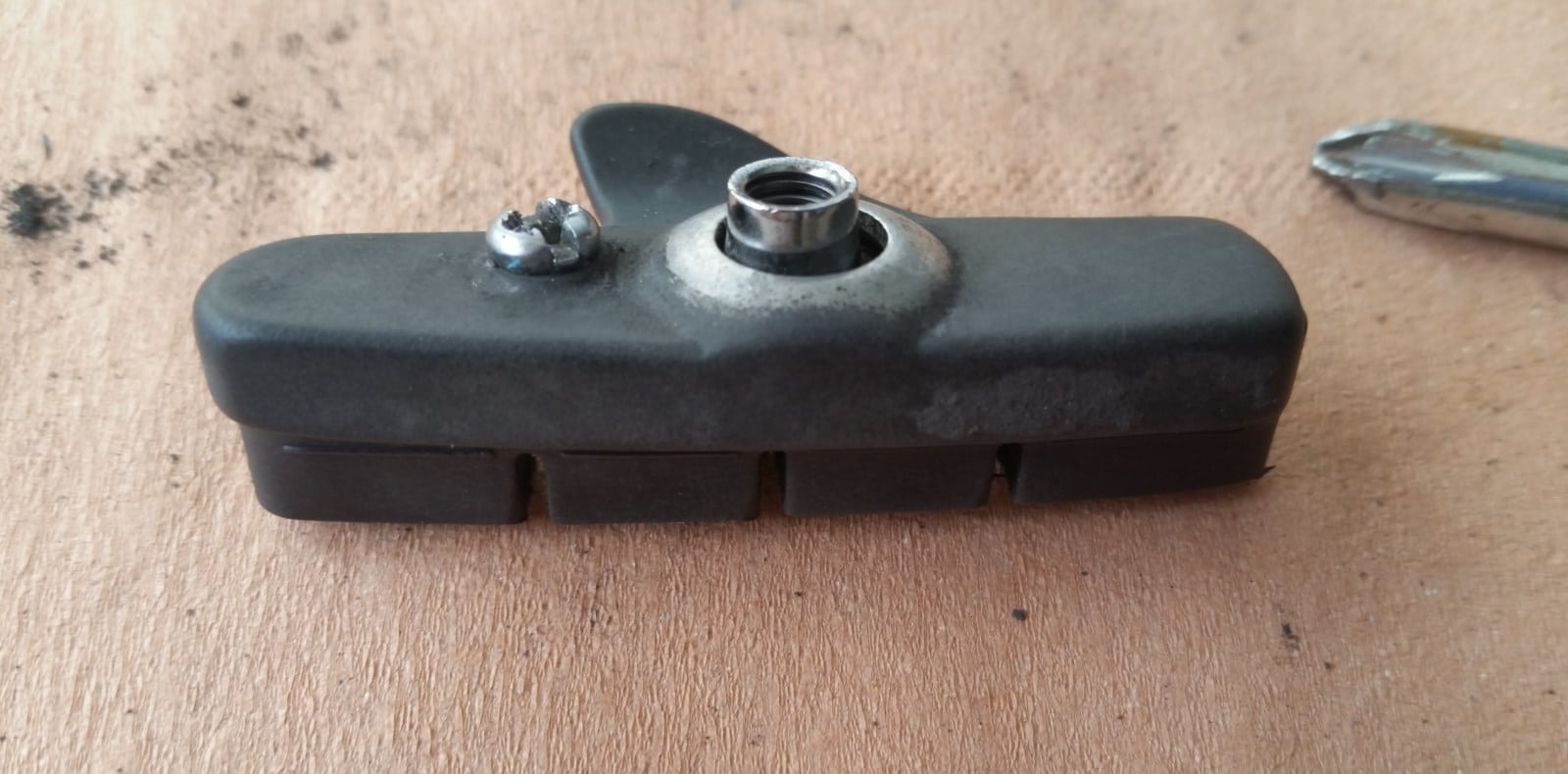 Comment changer un patin de frein sur son vélo facilement