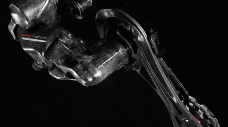 Un dérailleur Super Record EPS