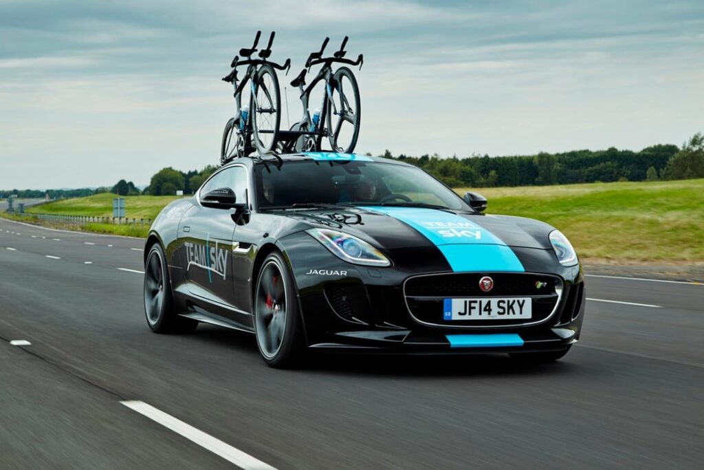 La Jaguar pour transporter des vélos de la Team Sky