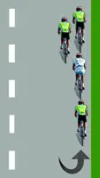 Le cycliste blanc remonte au milieu du peloton quand le premier sort