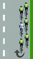 Le cycliste blanc remonte le peloton par la gauche