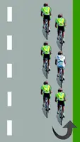 Le cycliste blanc est au milieu du peloton à droite