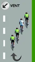 Le cycliste blanc remonte le peloton par la gauche et va repasser leader