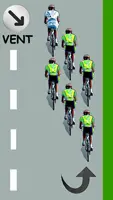 Le cycliste blanc est devant le peloton