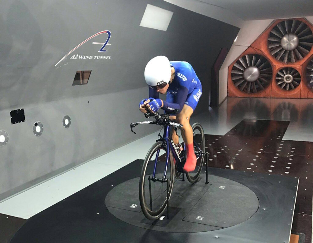 Un cycliste dans une soufflerie (A2 Wind Tunnel)