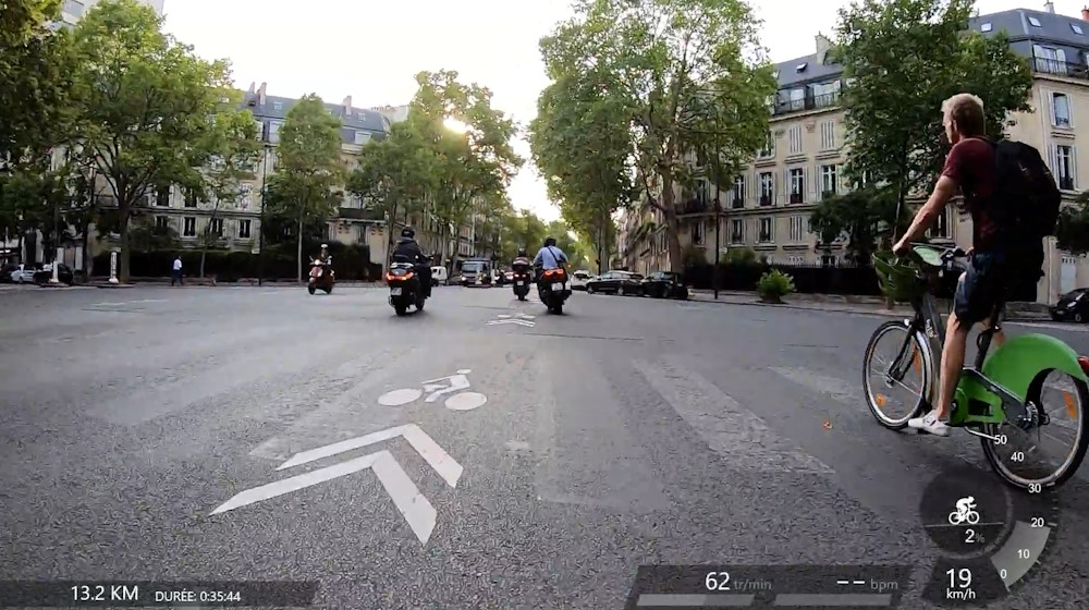 Manque de pistes cyclables séparées du trafic auto et moto