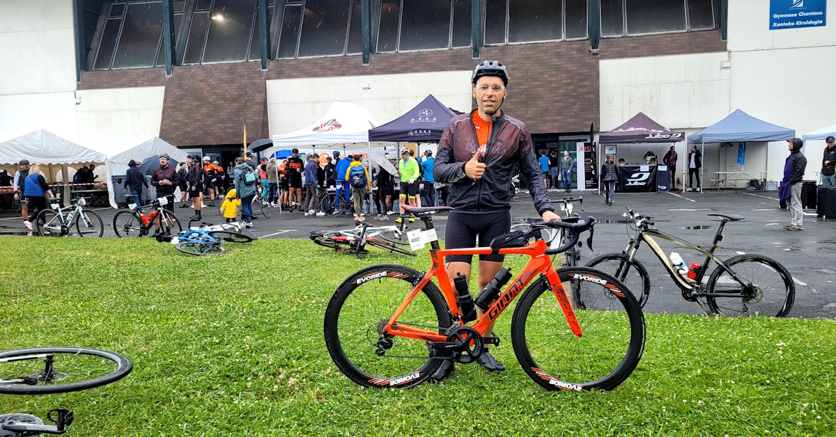 Ludo avec son vélo Giant Propel et roues EvoRide lors de la cyclosportive La Bizikleta la MUXU