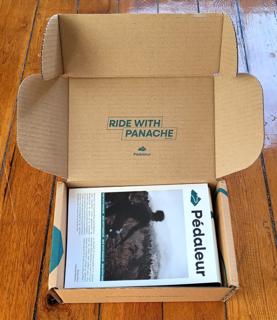 Le livret lors de l'ouverture de la box pédaleur