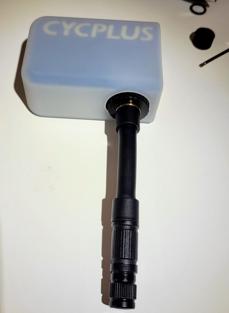 Embout de gonflage installé sur la pompe