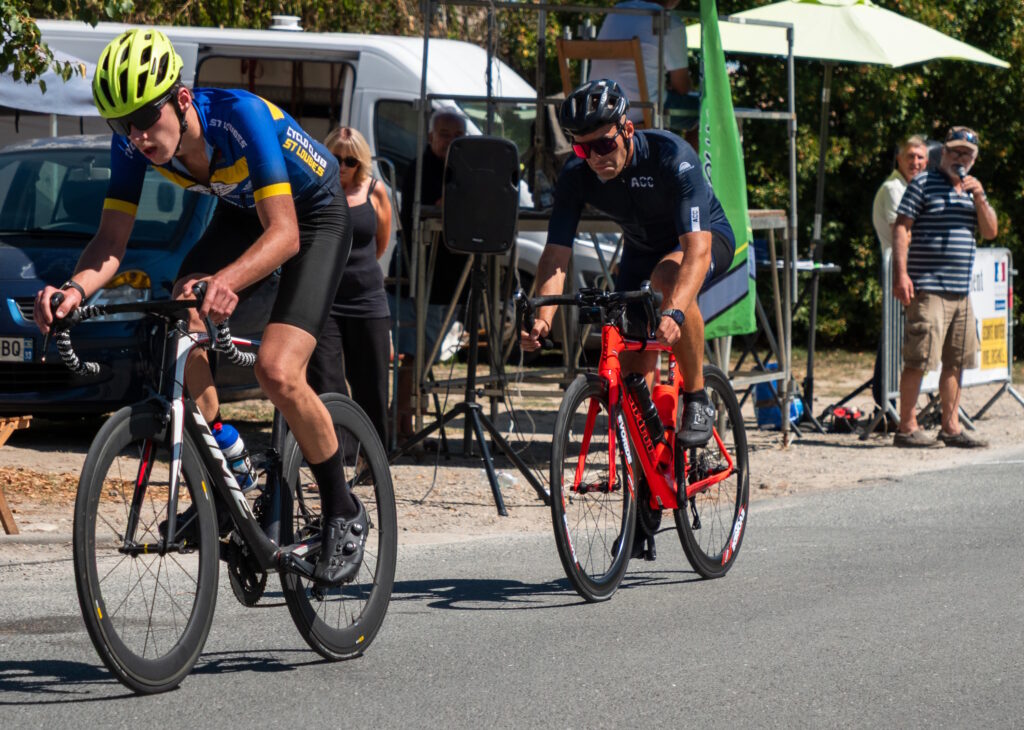 Cycliste dans une roue et qui ne doit pas décrocher