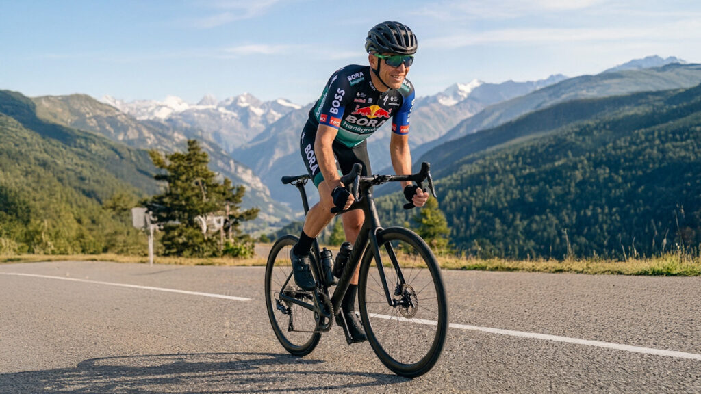 Cycliste en montagne