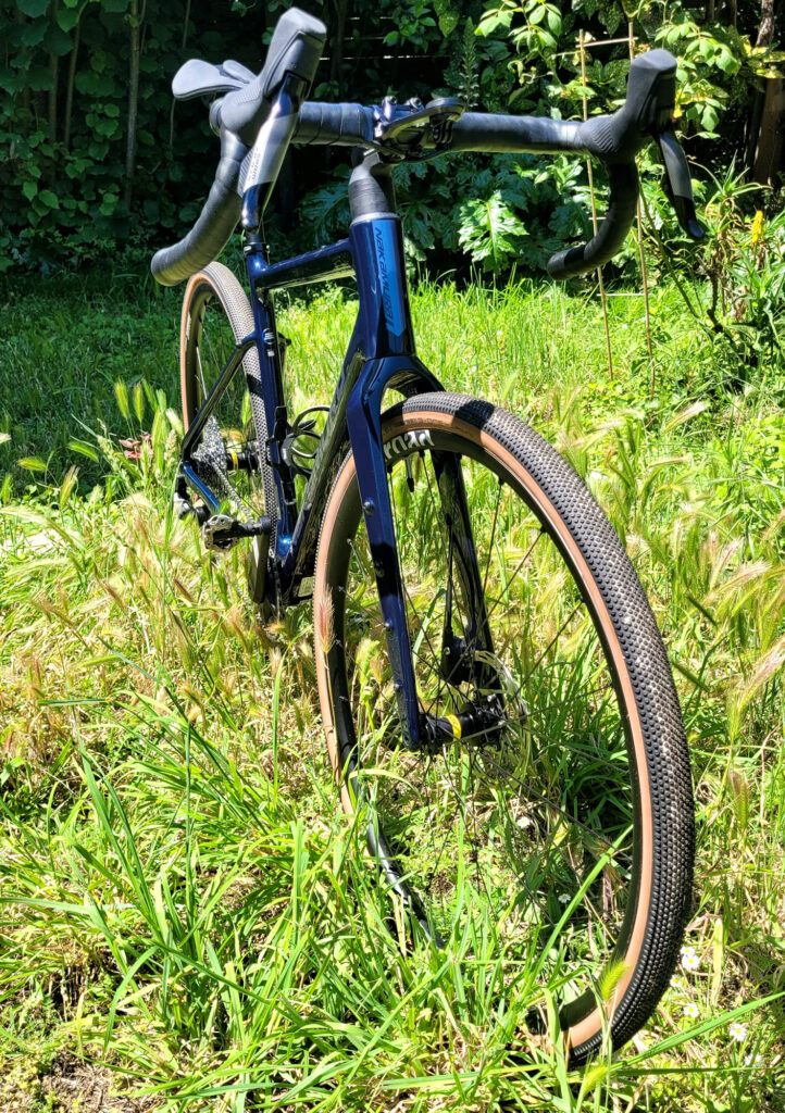 Vue de face du vélo Nakamura gravel