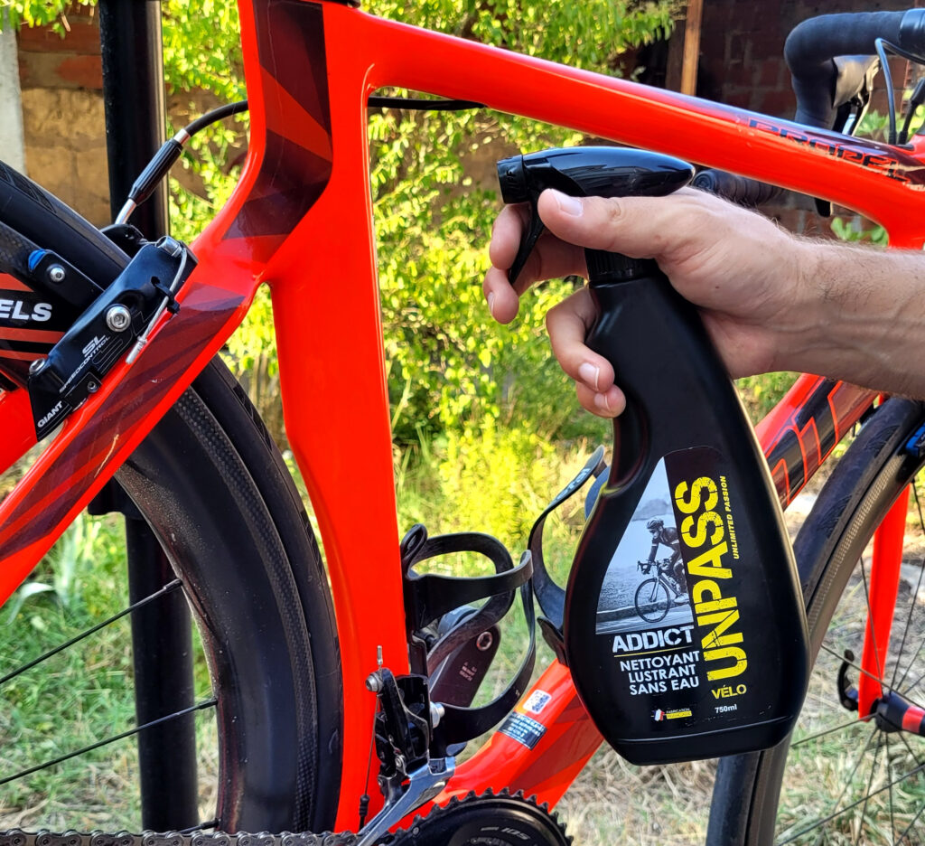 UNPASS ADDICT pour nettoyer le vélo sans eau