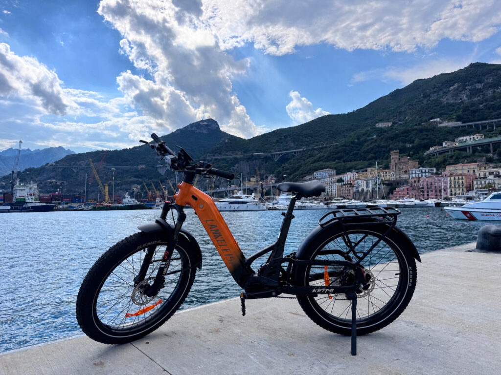 Le Lankeleisi KETT-8 orange vue de profil