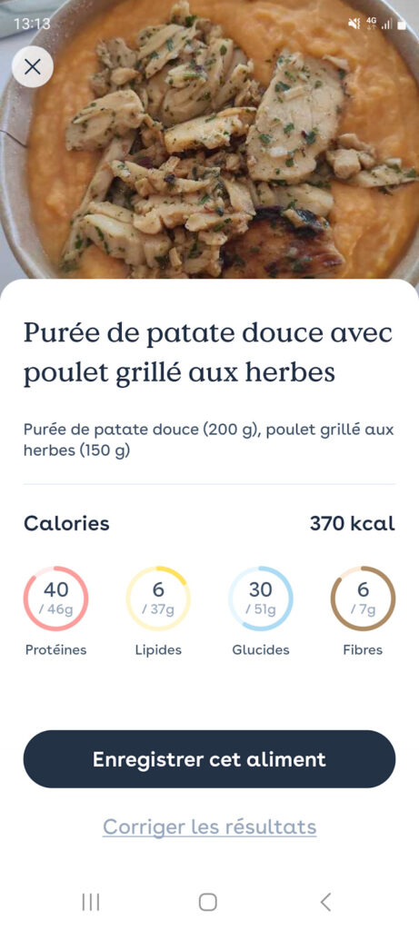 Les calories affichées pour un plat de purée de patates douces avec du poulet